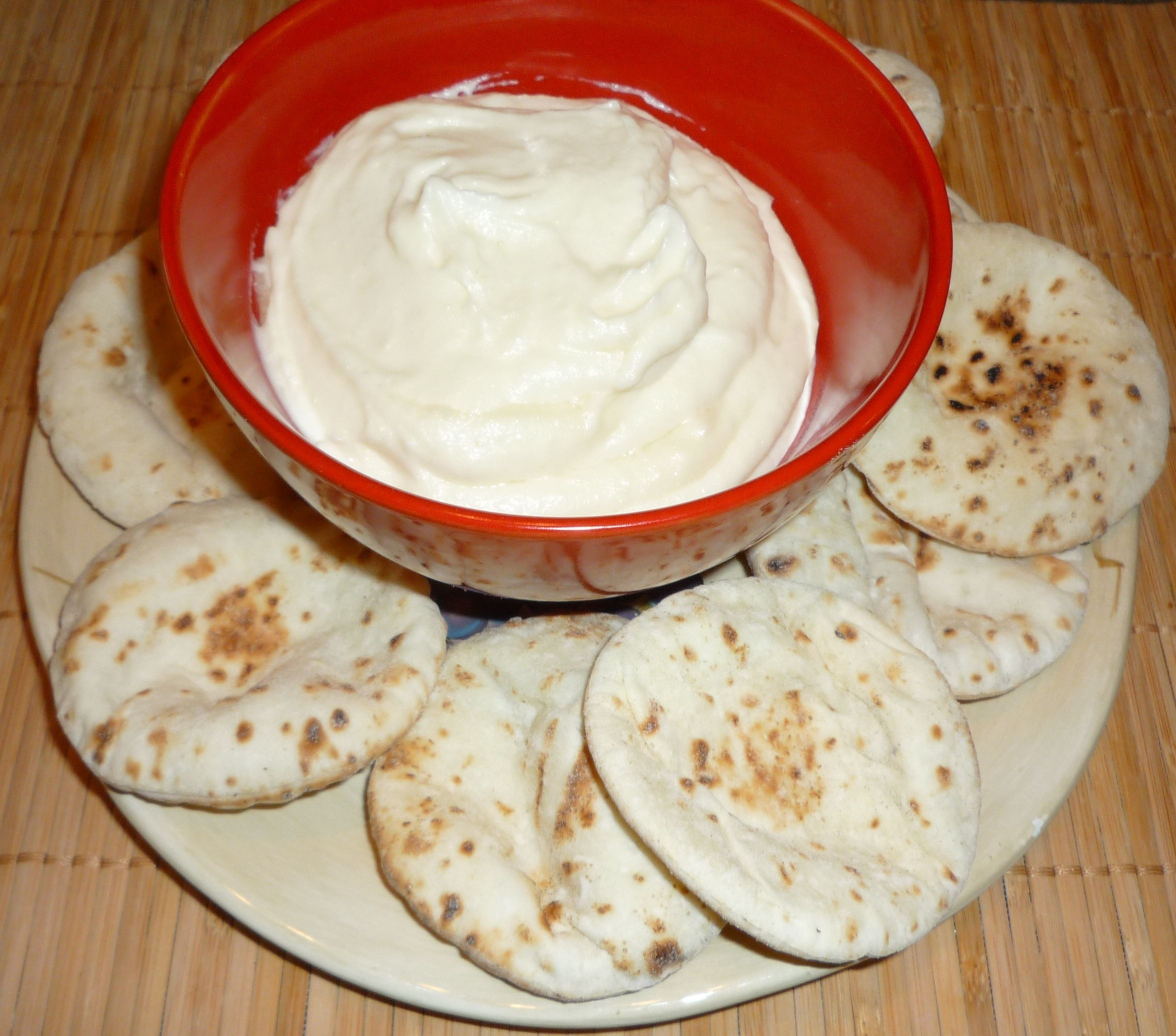 Middle Eastern Garlic Sauce Recipes
 Arabic Garlic Dip Toum Recipe