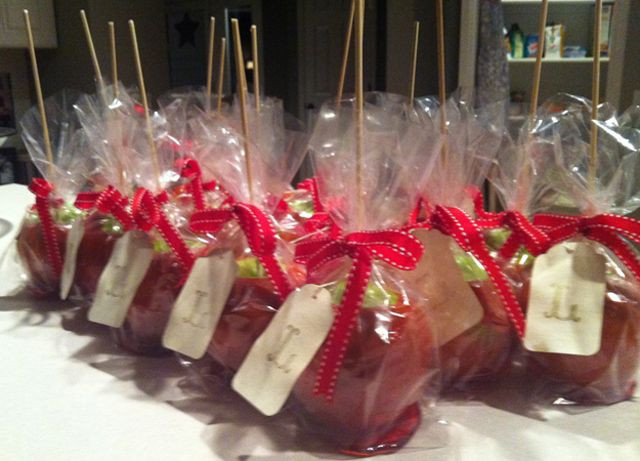 Mini Caramel Apples Wedding Favors
 25 best ideas about Apple wedding favors on Pinterest