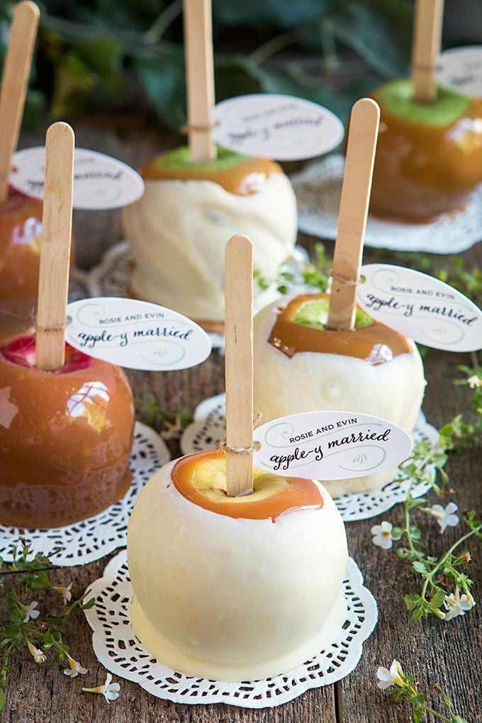 Mini Caramel Apples Wedding Favors
 25 Best Ideas about Candy Apple Favors on Pinterest