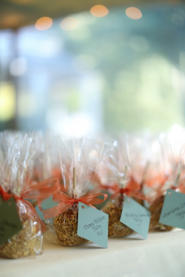 Mini Caramel Apples Wedding Favors
 Inspiration Apples United With Love