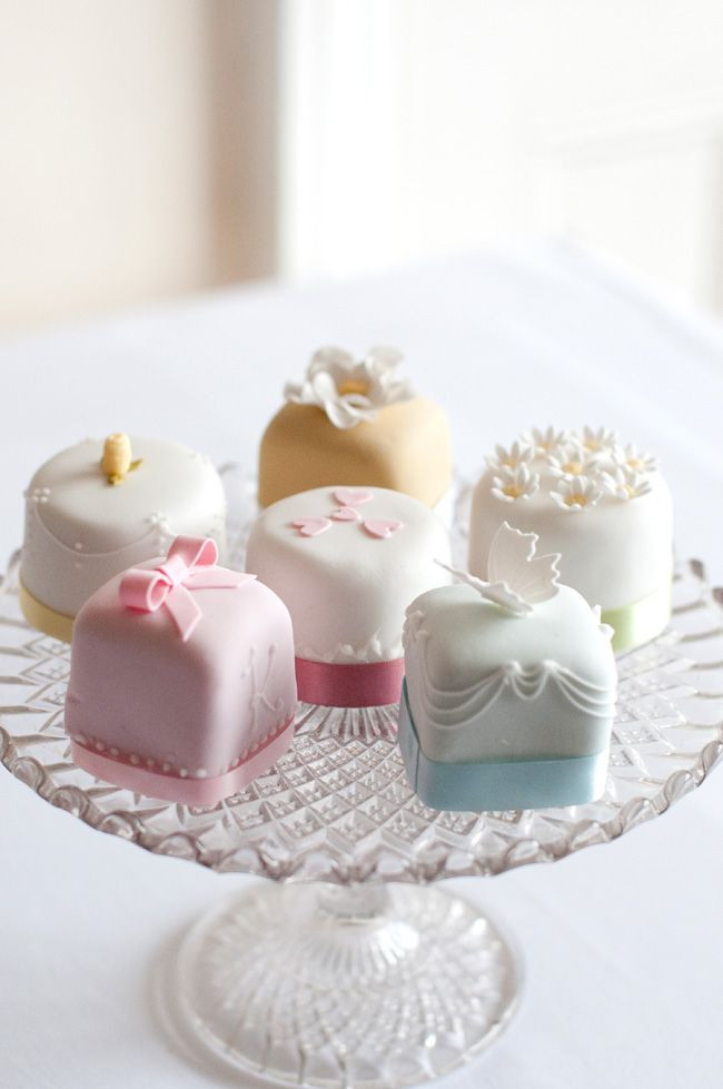 Mini Wedding Cakes
 20 Mini Wedding Cakes Too Good To Eat Plus Tutorials