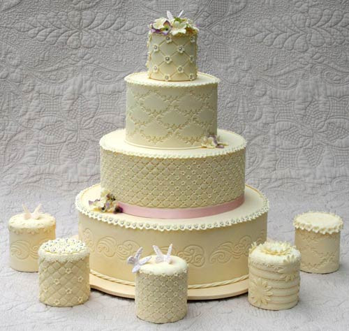 Miniature Wedding Cakes
 Adorable Mini Wedding Cakes