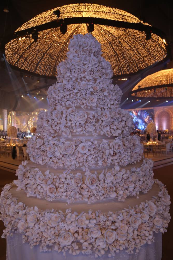 Most Extravagant Wedding Cakes
 AMAZING STORIES AROUND THE WORLD The World’s Most