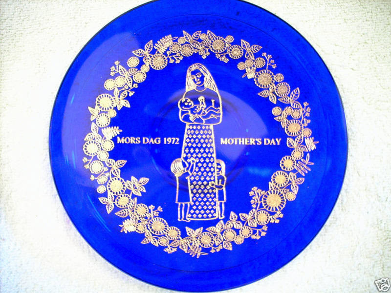 Mother'S Day Dessert
 ORREFORS COBALT BLUE MOTHER S DAY PLATE 1972