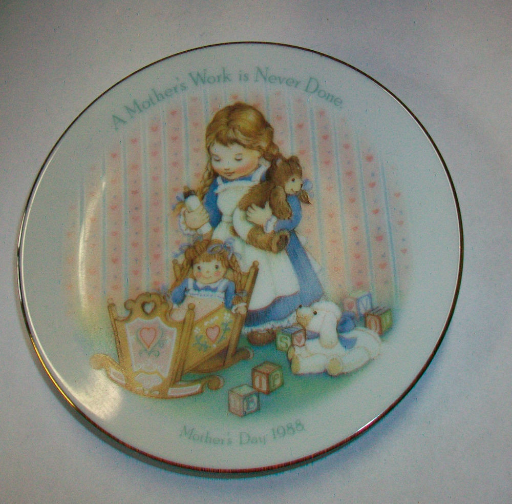 Mother'S Day Dinner
 Avon 1988 Mother s Day Collector Plate "A Mother s Work is