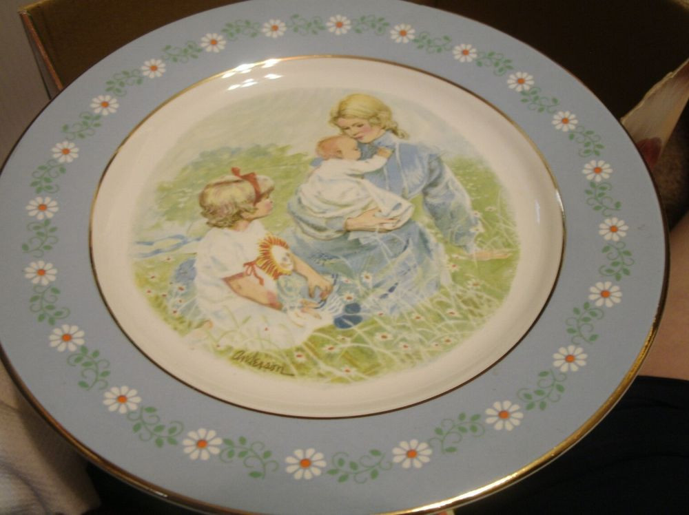 Mother'S Day Dinner
 Pontesa Ironstone Avon 1974 Mother s Day Tenderness Plate