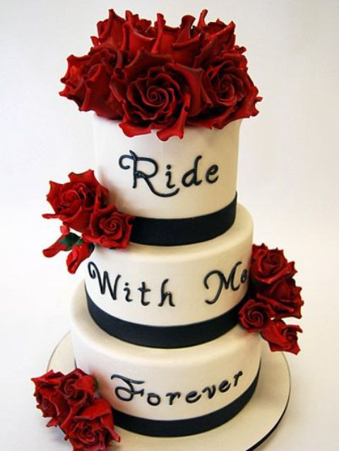 Motorcycle Wedding Cakes
 20 Cool Motorcycle Themed Wedding Ideas Weddingomania