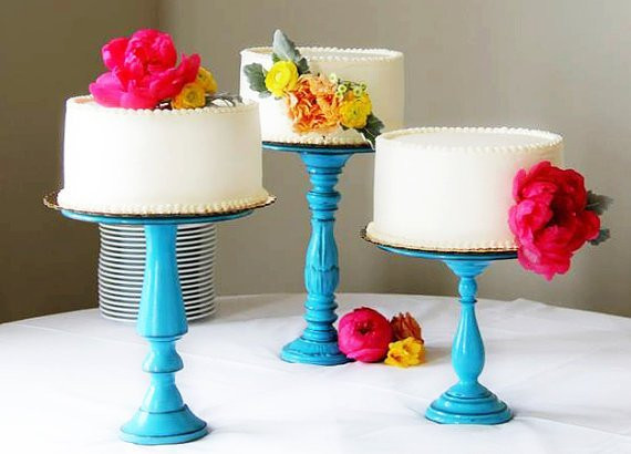 Multiple Wedding Cakes
 How to Display Mutliple Wedding Cakes on Dessert Table