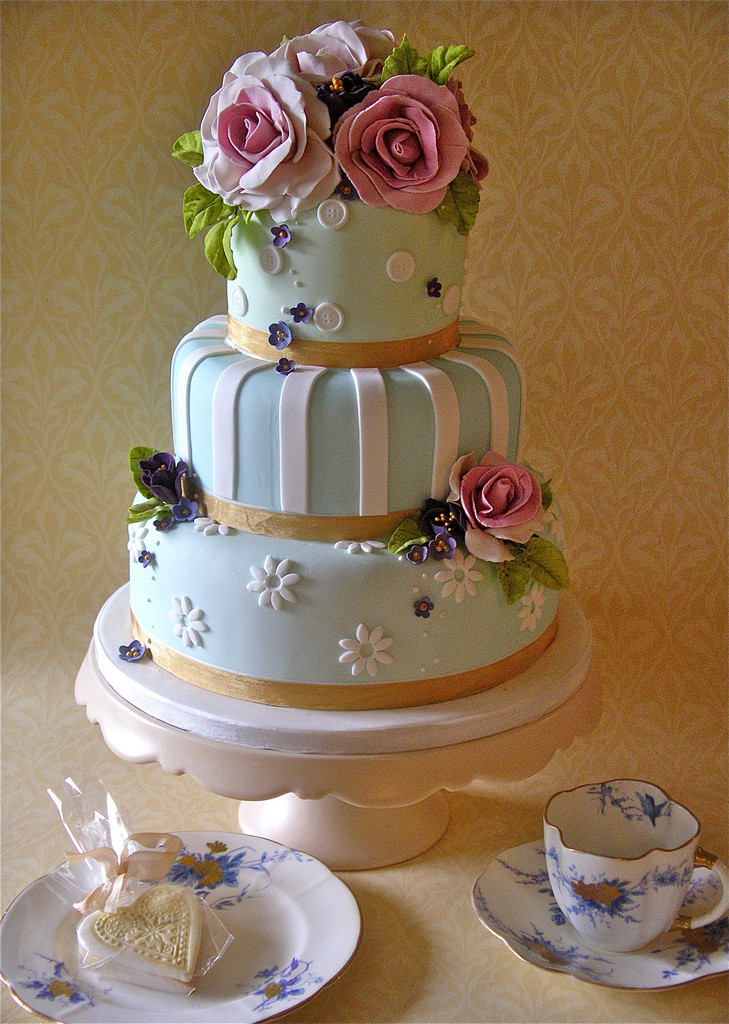 Nice Wedding Cakes
 Pastel wedding cake & some of my favourite old china