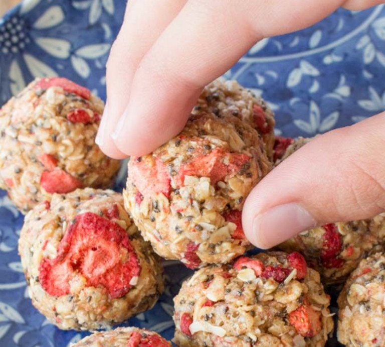 No Bake Healthy Snacks
 Strawberry Energy Balls Healthy Snack for Kids – Crispy