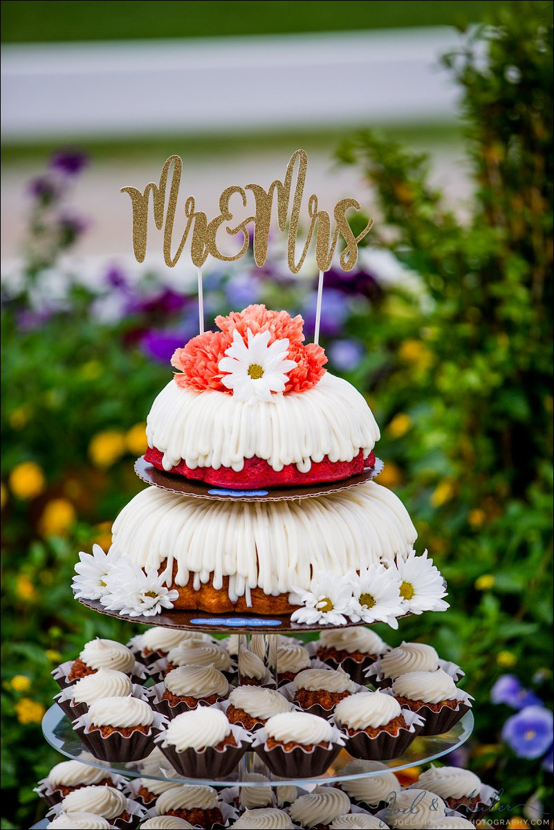 Nothing Bundt Cakes Wedding
 Little Wedding Bundt Cakes Joel and Amber graphy Blog