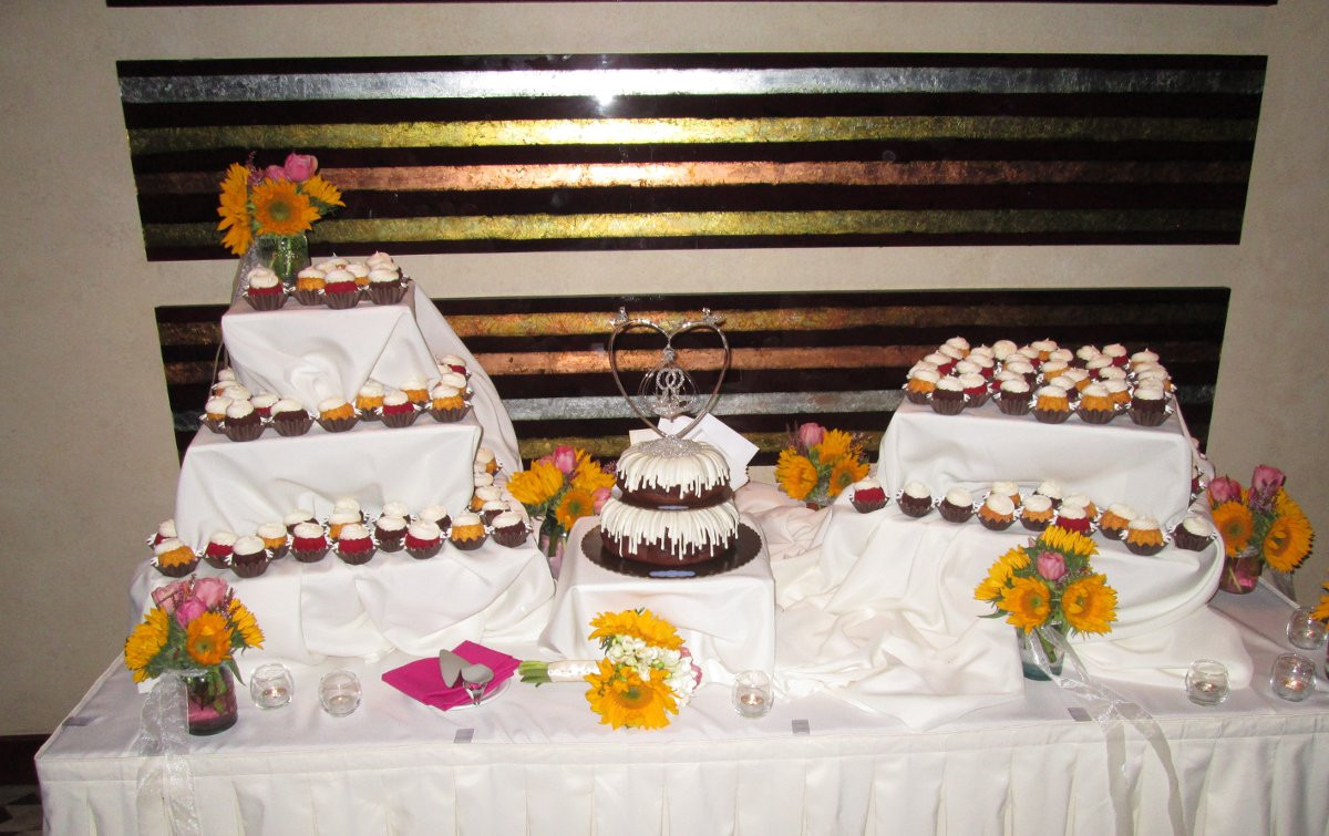 Nothing Bundt Cakes Wedding Pictures
 Nothing Bundt Cakes Wedding Cake Corte Madera CA