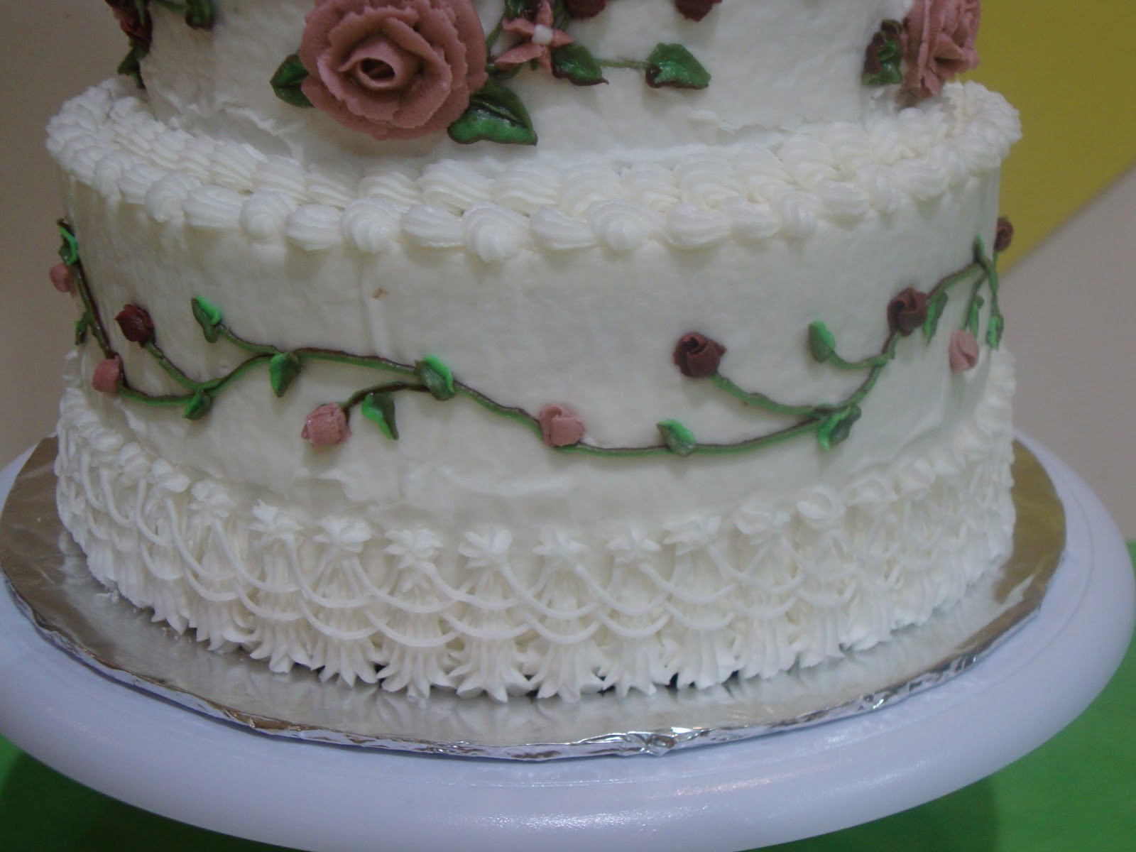 Old School Wedding Cakes
 Mega Pretty Cakes Old School Wedding Cake with Groom s Cake