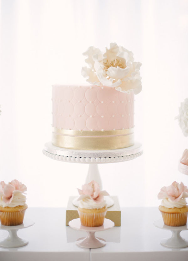 One Tier Wedding Cakes
 25 Stunning Single Tier Wedding Cakes