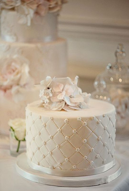 One Tier Wedding Cakes
 Picture pretty one tier wedding cakes to inspired 14