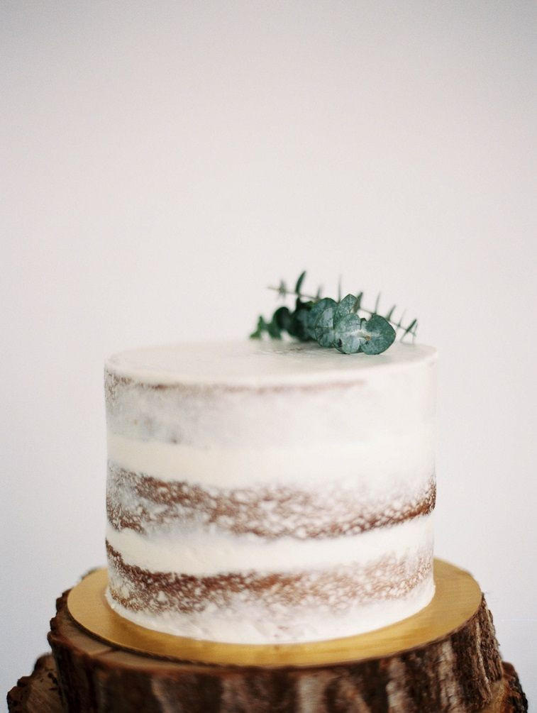 One Tier Wedding Cakes
 Simple single layered wedding cake one tier wedding cake