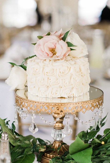 One Tiered Wedding Cakes
 e Tier Cake with Roses