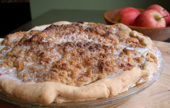 Organic Apple Pie
 How to Bake An Organic Apple Pie