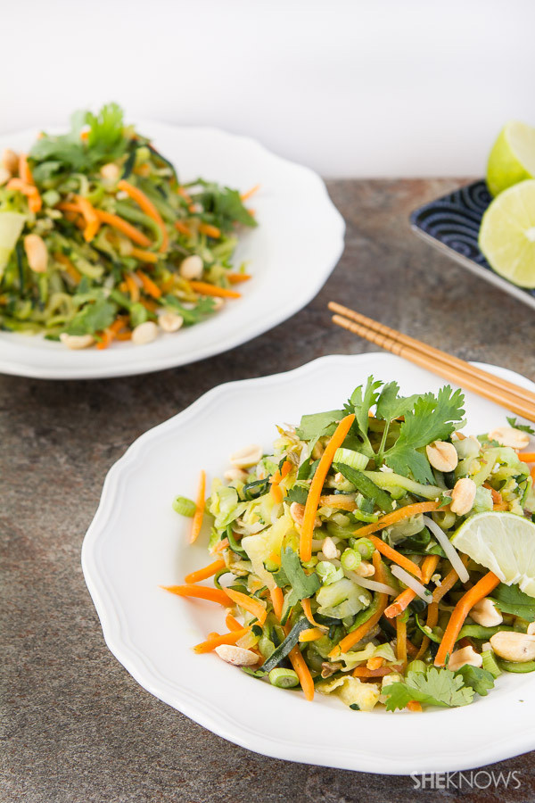 Pad Thai Healthy
 Light and healthy pad thai with zucchini noodles