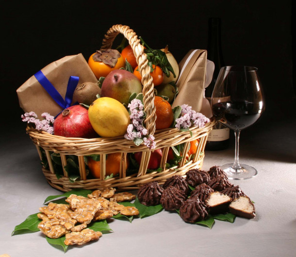 Passover Desserts Nyc
 Kosher for Passover Gift Baskets with Wine for Hand