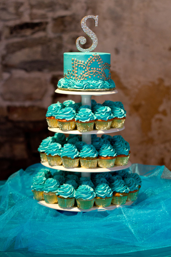 Peacock Themed Wedding Cakes
 Peacock Themed Wedding in Georgia With a Nontraditional