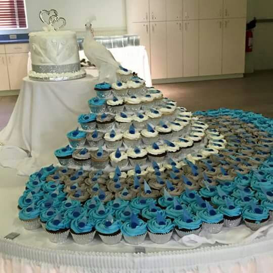 Peacock Wedding Cake With Cupcakes
 20 Cutest and Most Creative Pull Apart Cupcake Cakes