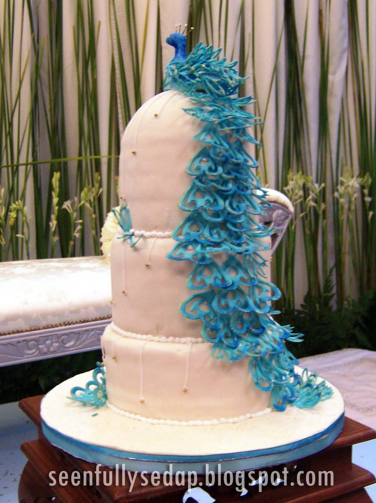 Peacock Wedding Cakes
 Seenfully Sedap Wedding Cake The Peacock Ezani s Wedding