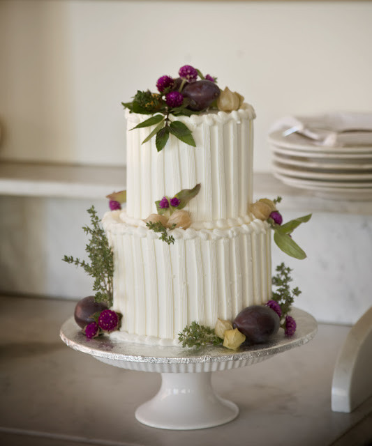 Pictures Of Small Wedding Cakes
 A Simple Cake The Sweetness of Small Weddings