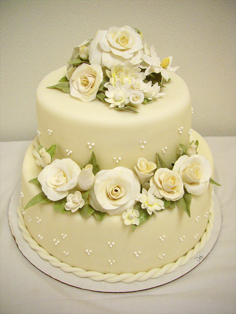 Pictures Of Small Wedding Cakes
 Small Wedding Cake