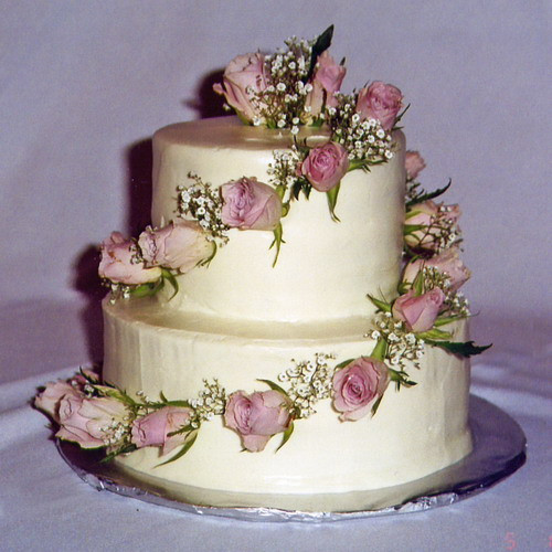 Pictures Of Small Wedding Cakes
 Small Wedding Cake