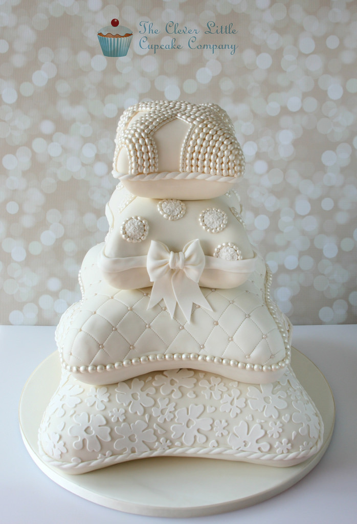 Pillow Wedding Cakes
 Stacked Pillow Cushion Wedding Cake