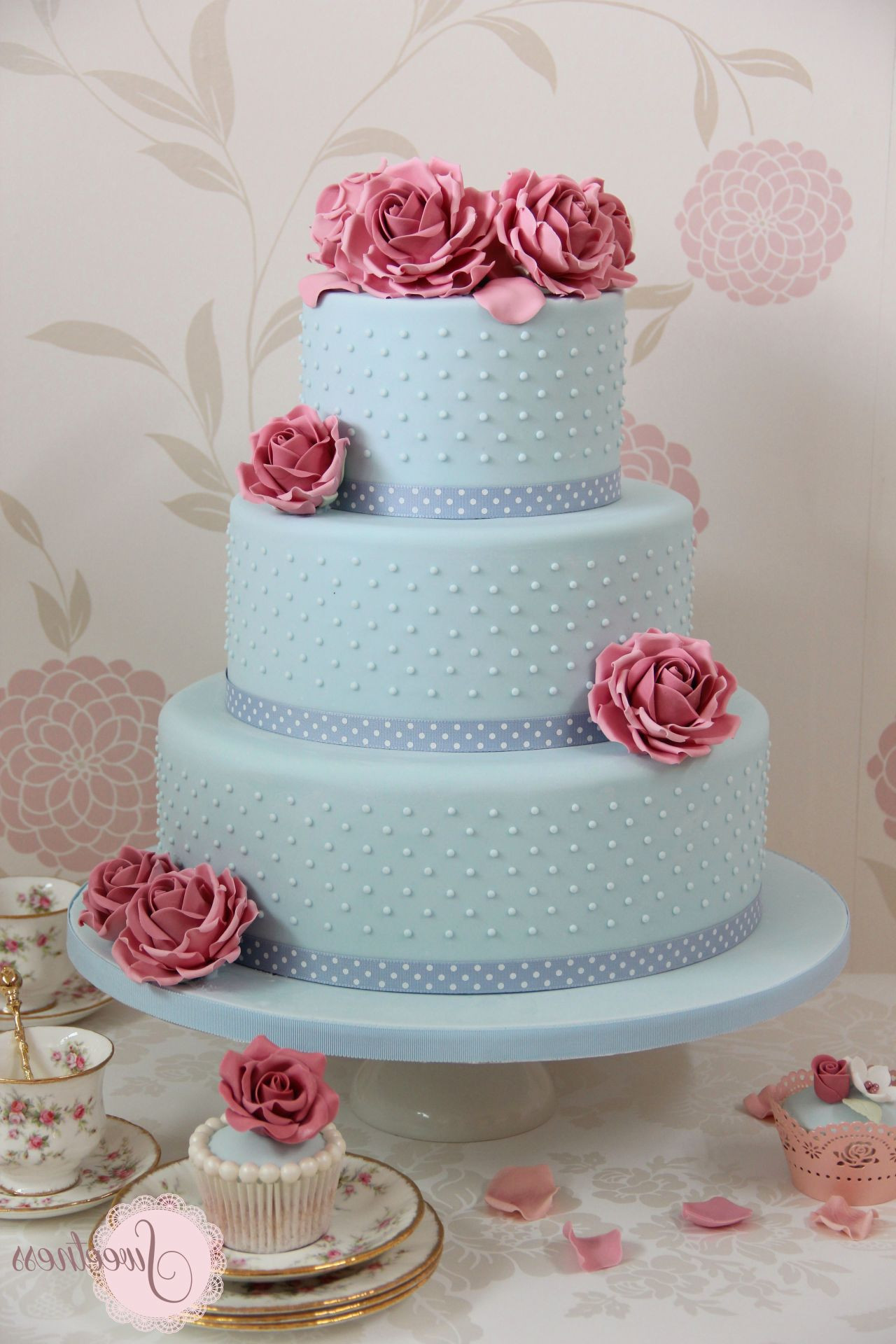 Pink And Blue Wedding Cakes
 Pink and Blue Wedding Cakes
