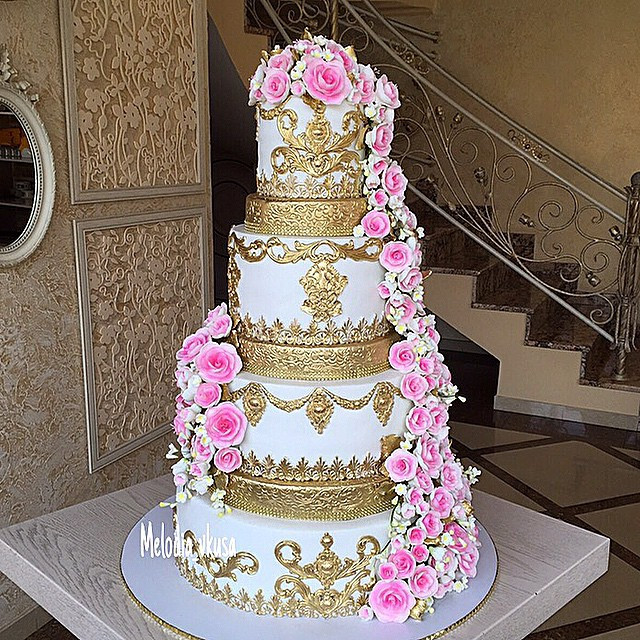 Pink And Gold Wedding Cakes
 Gold and pink traditional wedding cake