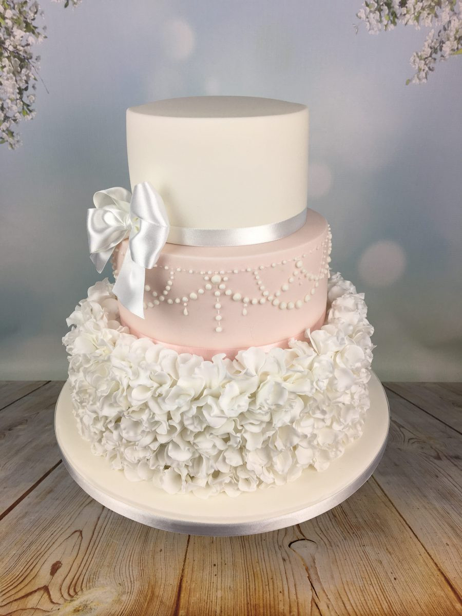 Pink And White Wedding Cake
 Pink And White Sugar Ruffles Wedding Cake Mel s Amazing