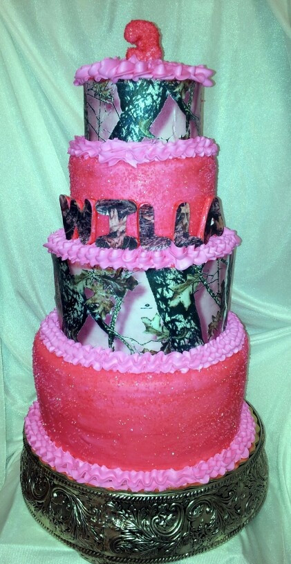 Pink Camo Wedding Cakes
 Camouflage cake Pink mossy oak and Mossy oak on Pinterest