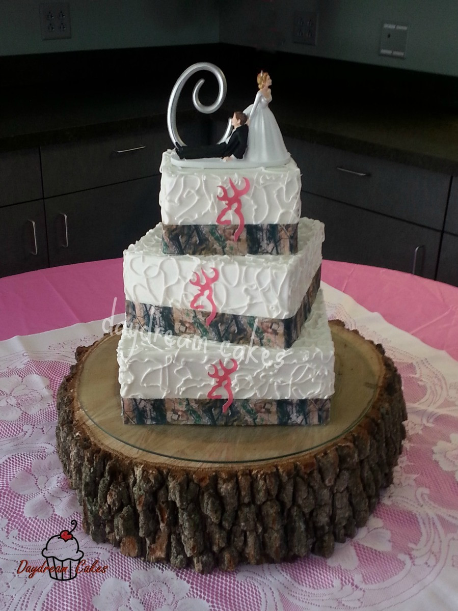 Pink Camouflage Wedding Cakes
 camo browning deer wedding Cake Decorating munity