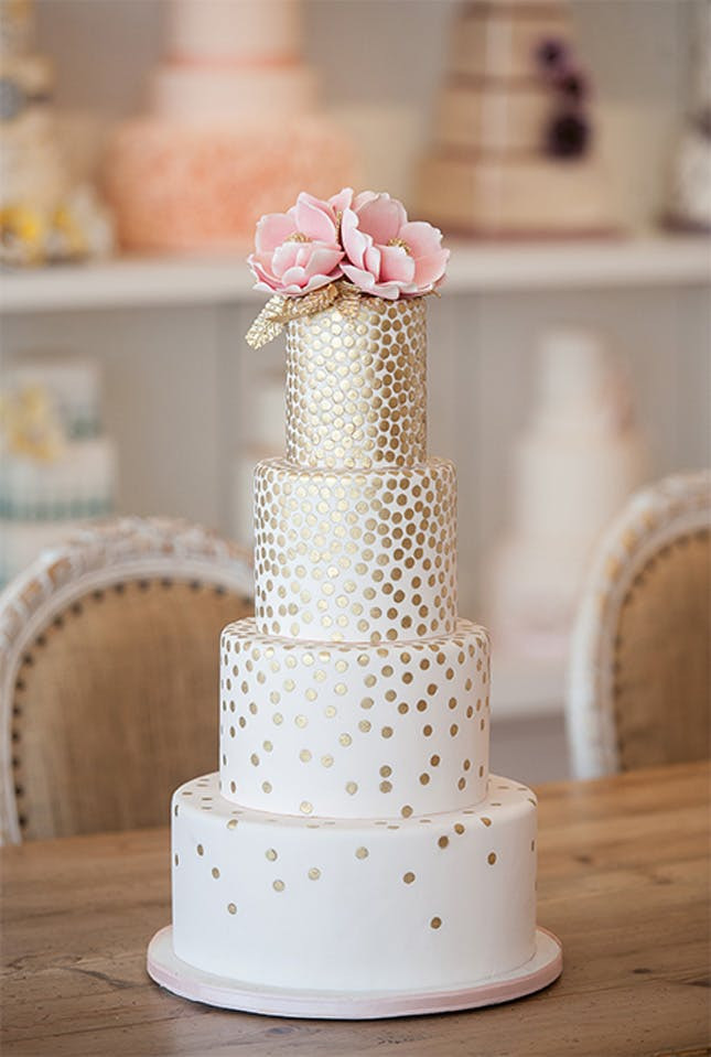 Polka Dot Wedding Cakes
 20 Ways to Dip Your Wedding Day in Dots