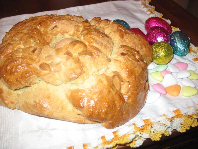 Portuguese Easter Bread
 Folar – Traditional Portuguese Easter Bread