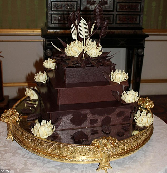 Prince William Wedding Cakes
 Royal Wedding cake Kate Middleton requested 8 tiers