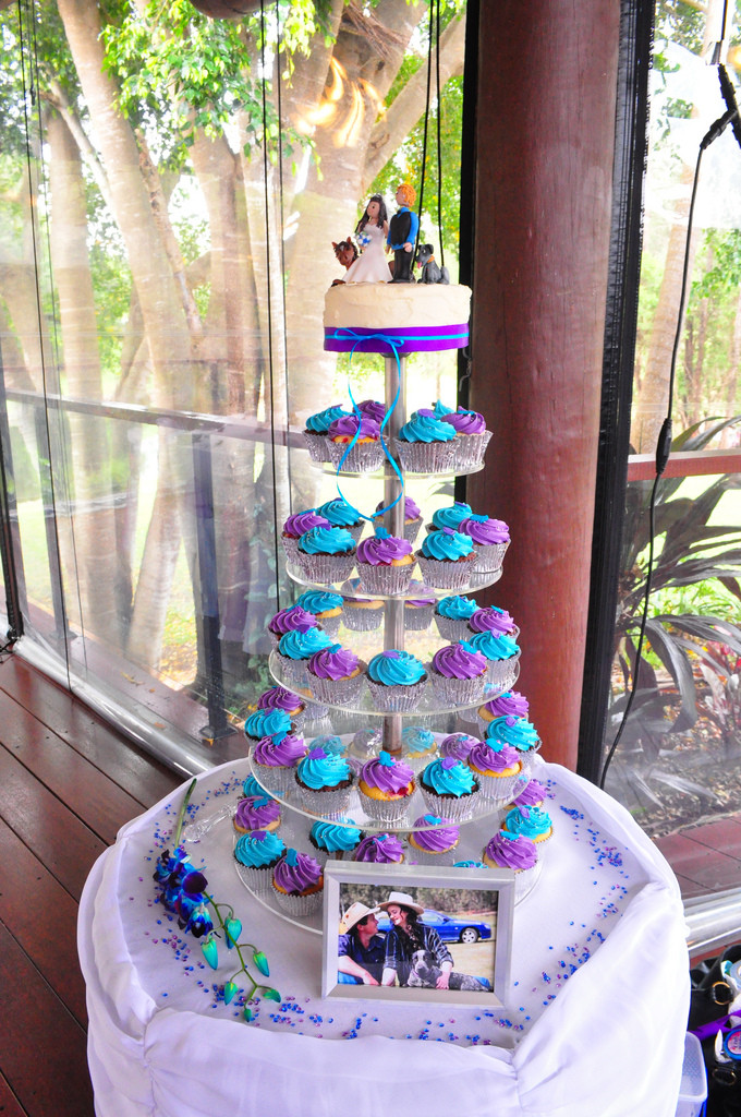 Purple And Turquoise Wedding Cakes
 Purple and turquoise wedding cupcakes