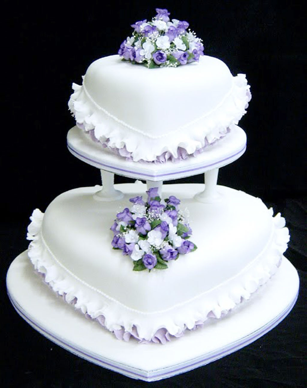 Purple Flower Wedding Cakes
 Purple Flower Heart Wedding Cake Wedding Cake Cake Ideas