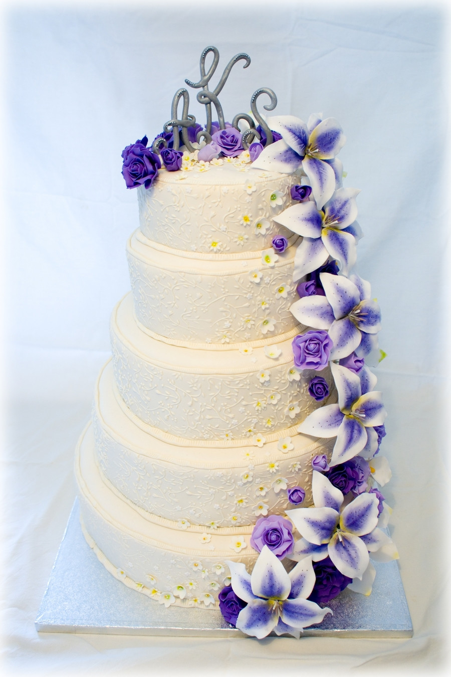 Purple Flower Wedding Cakes
 Wedding Cake With Purple Flowers CakeCentral