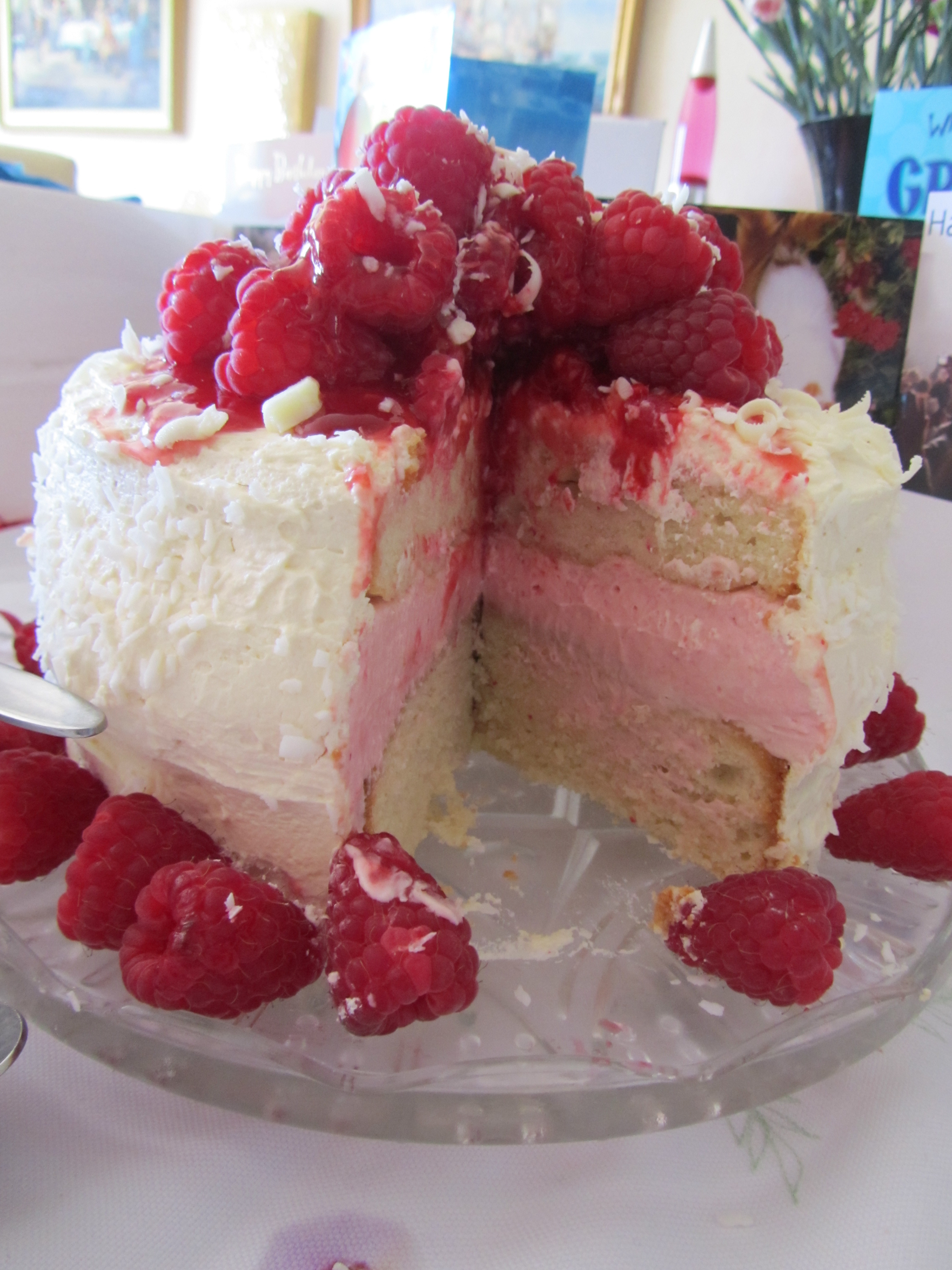 Raspberry Mousse Filling For Wedding Cake
 Malibu and white chocolate raspberry mousse cake