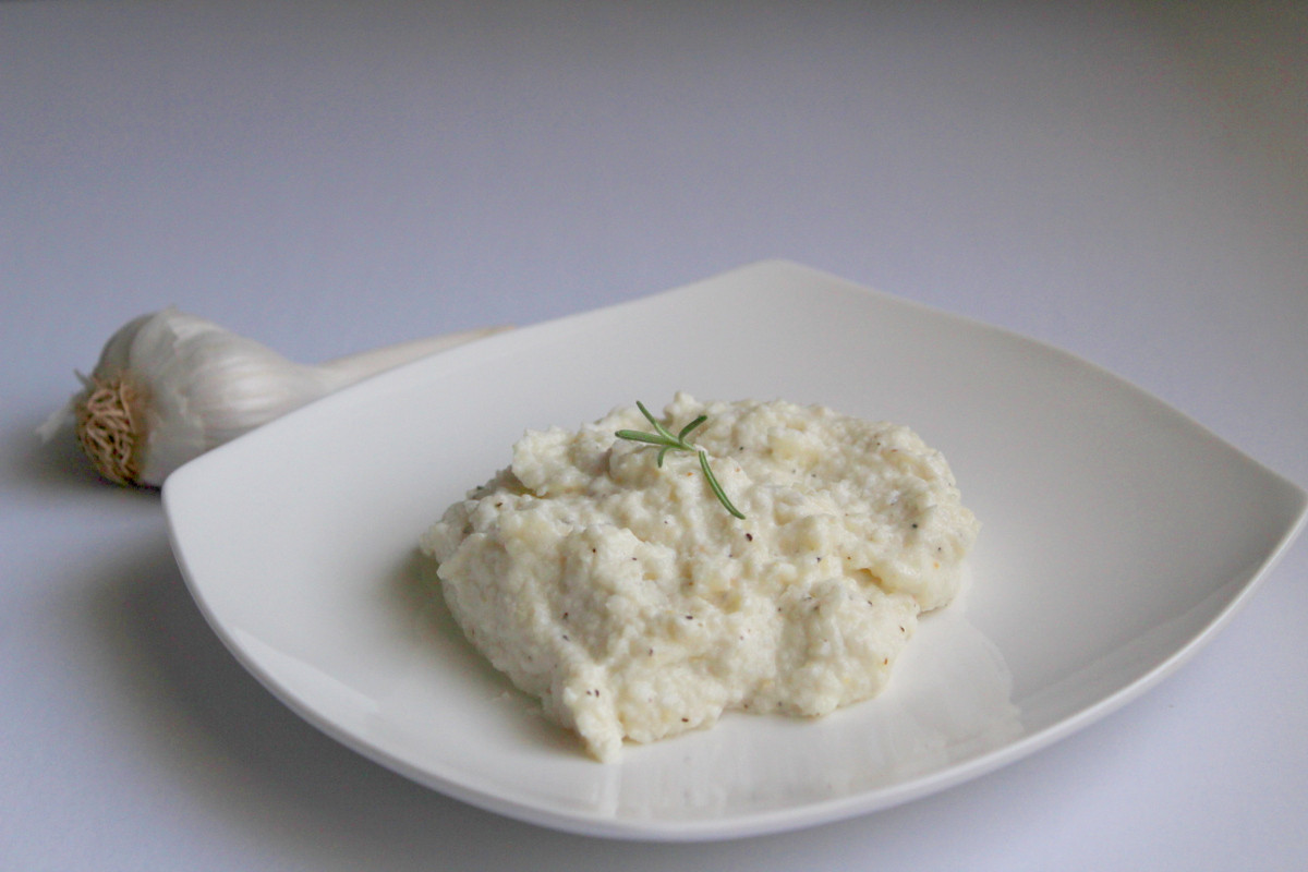 Recipes For Cauliflower Mashed Potatoes Healthy
 Super Fast Garlic and Rosemary Mashed Cauliflower Healthy