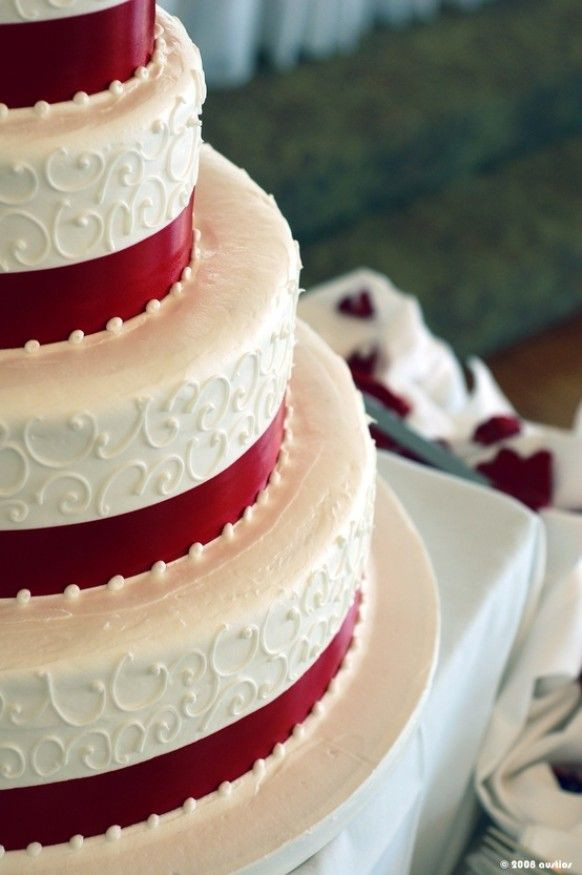 Red And White Wedding Cake
 Winter Wedding Cakes Inspiration