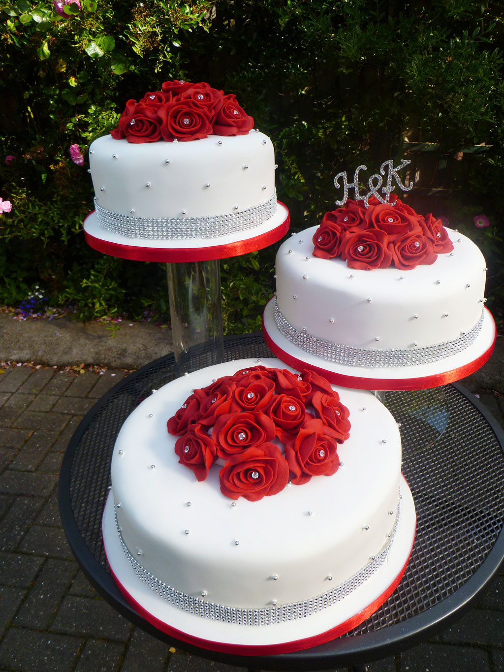 Red And White Wedding Cakes Pictures
 Red And White Wedding Cake Ideas Wedding Cake Cake Ideas