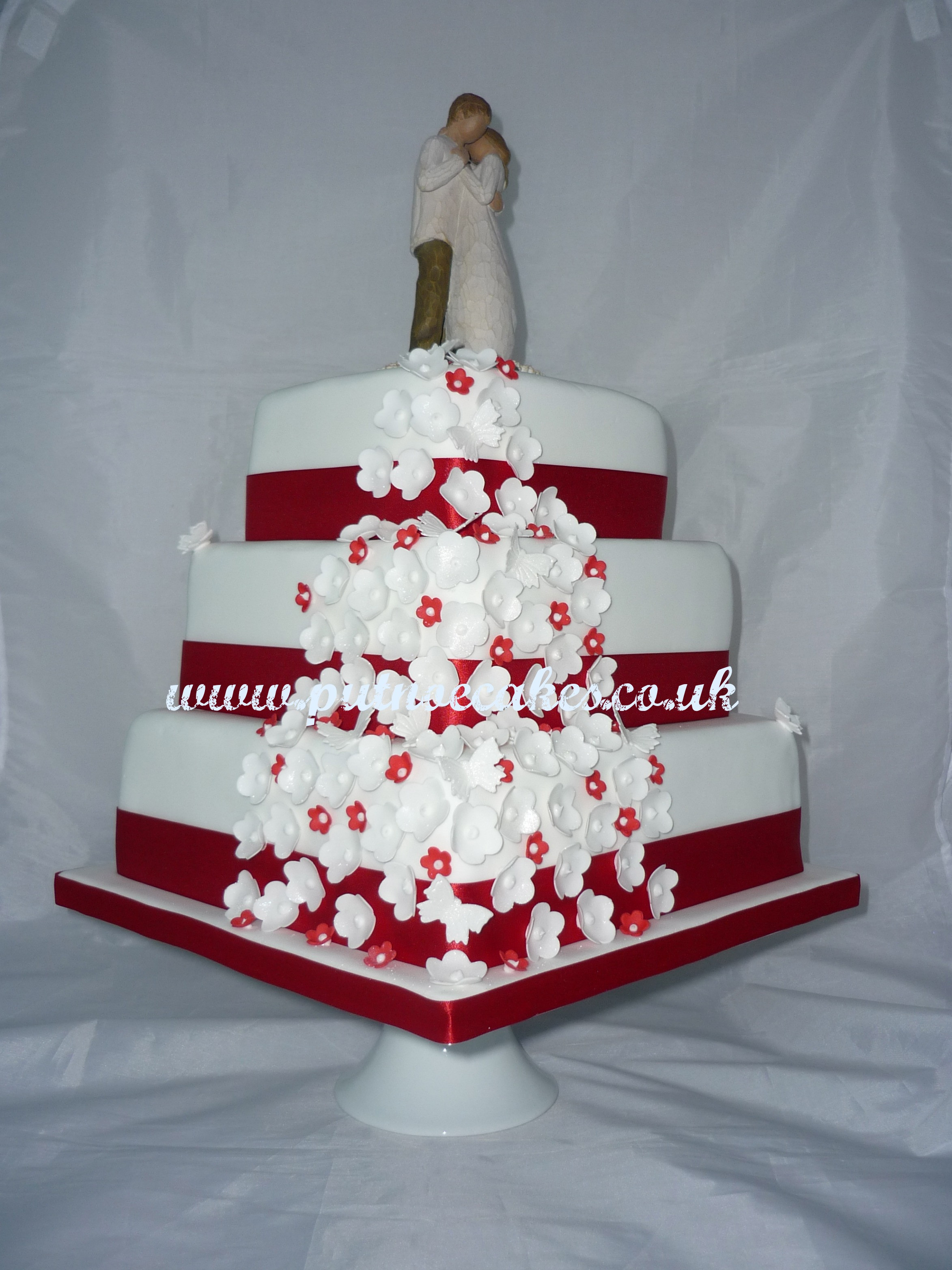 Red And White Wedding Cakes Pictures
 Red and White Wedding Cakes