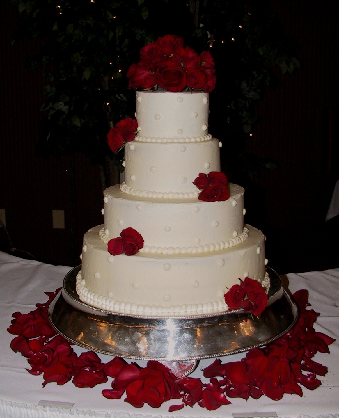 Red And White Wedding Cakes With Roses
 White Wedding Cake with Fresh Red Roses Frankfort KY