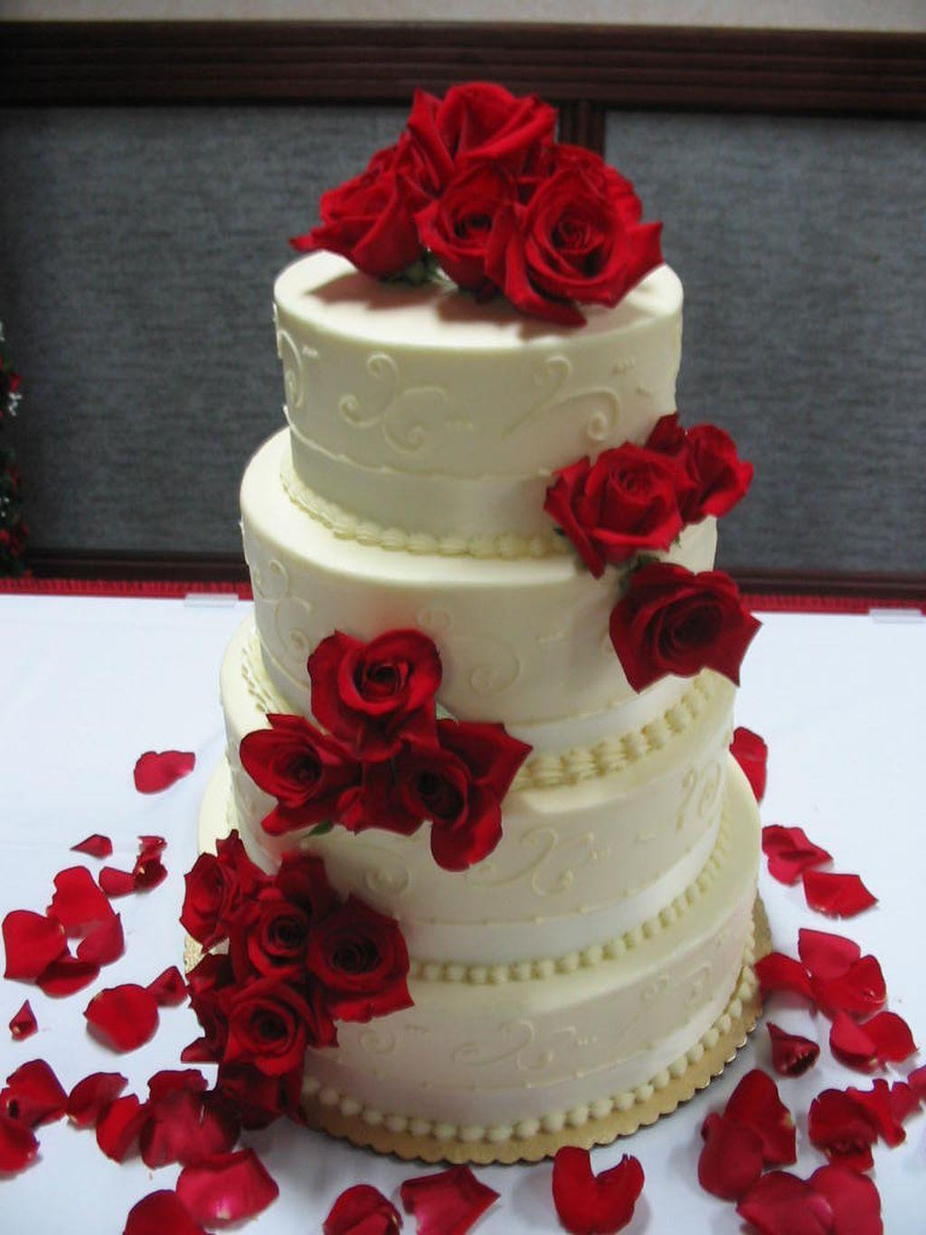 Red And White Wedding Cakes With Roses
 Tort weselny w Zakopanym wypieki weselne zakopane