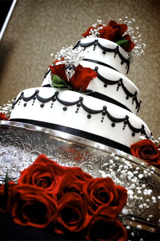 Red Black And White Wedding Cakes
 Black white and red wedding cakes 2015 2016